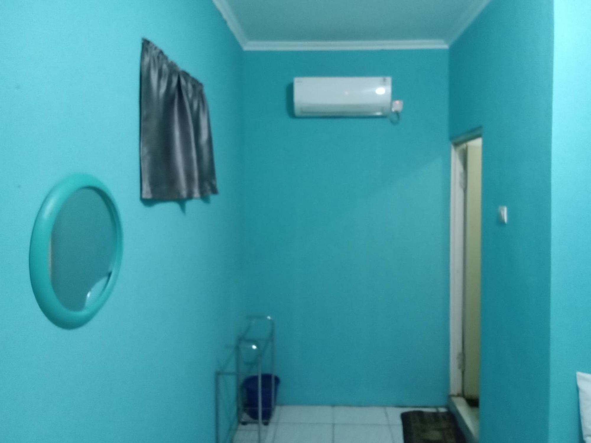 Urbanview Mitra Near Bandara Ahmad Yani 3*