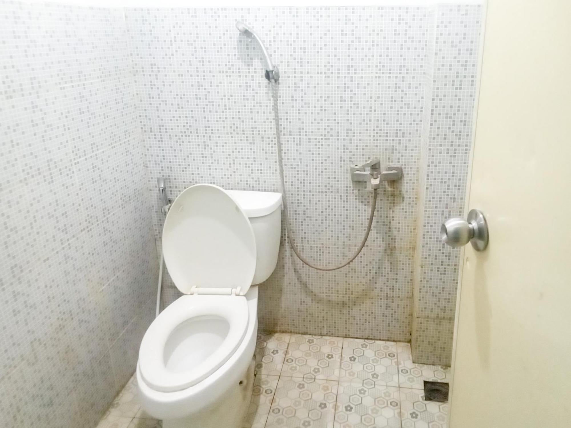 Urbanview Mitra Near Bandara Ahmad Yani Hotel 3*
